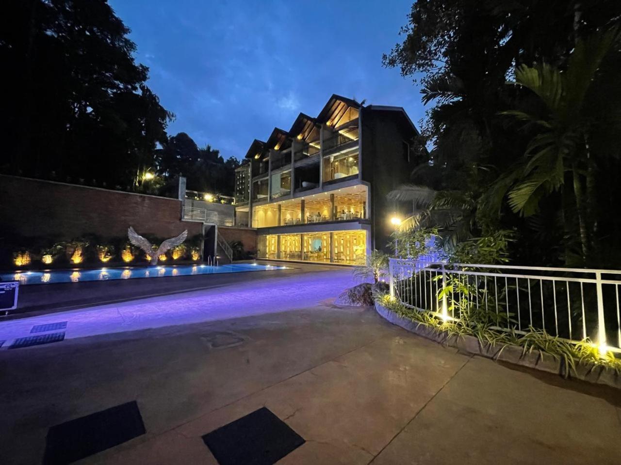 Hotel Grand Amanee Ratnapura Zewnętrze zdjęcie