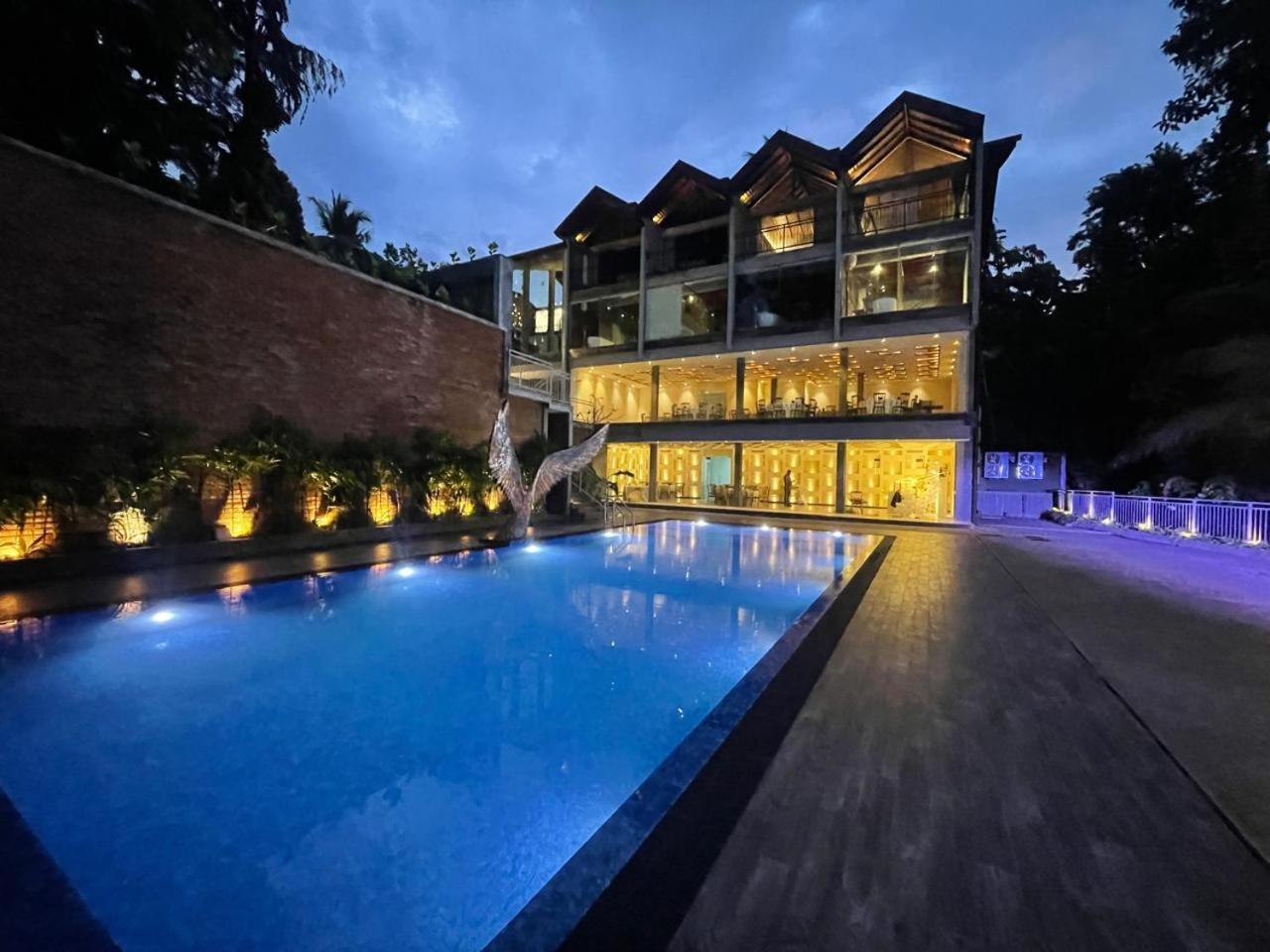 Hotel Grand Amanee Ratnapura Zewnętrze zdjęcie